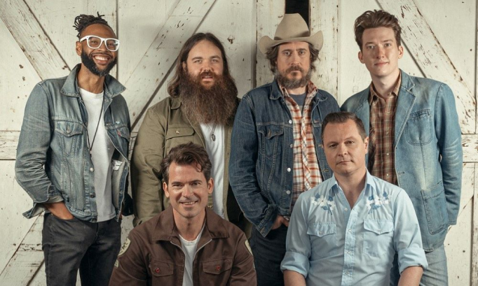 Old Crow Medicine Show at Outdoor Stage At Salvage Station