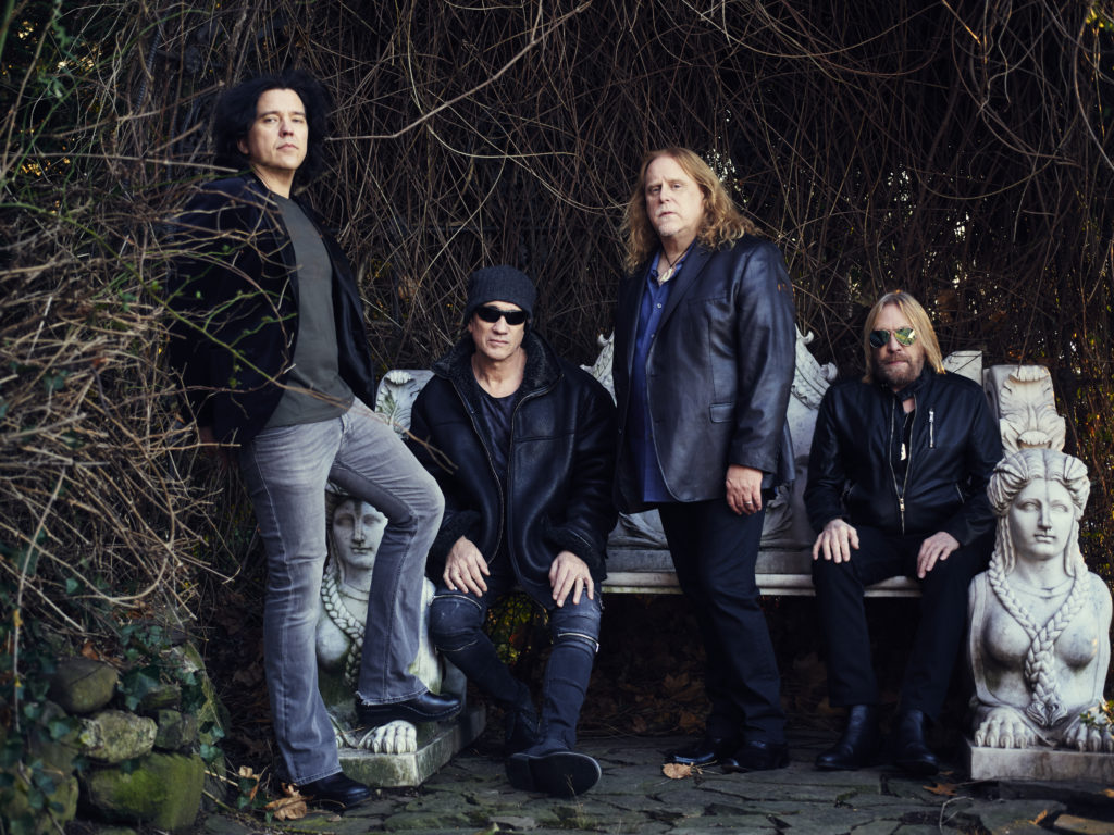 Gov't Mule at Outdoor Stage At Salvage Station
